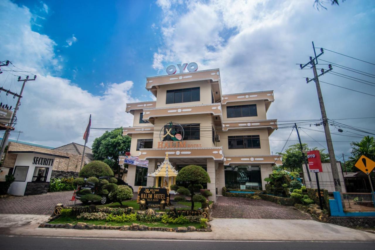 Halim Hotel Tanjung Pinang Exterior photo